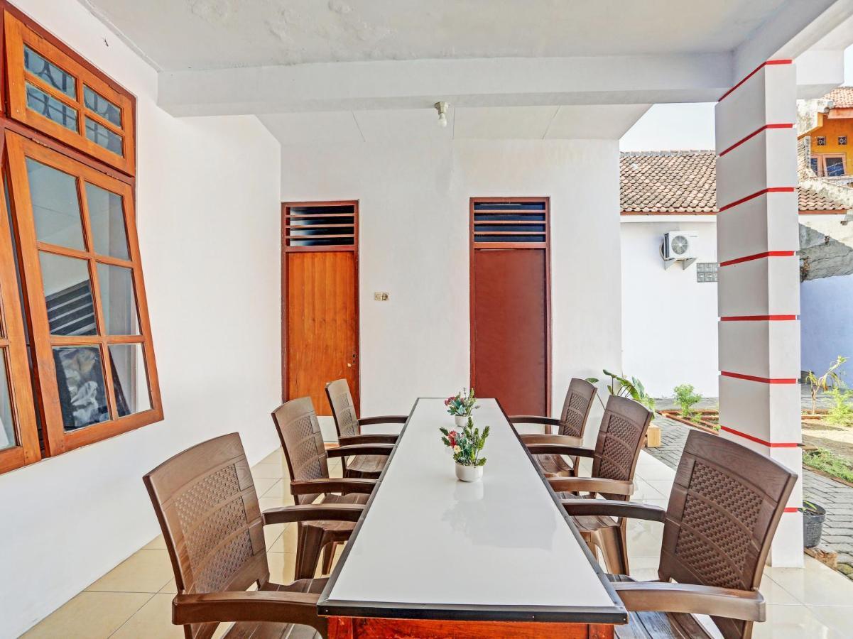 Oyo 90344 Wijayanti Hotell Banyuwangi  Exteriör bild