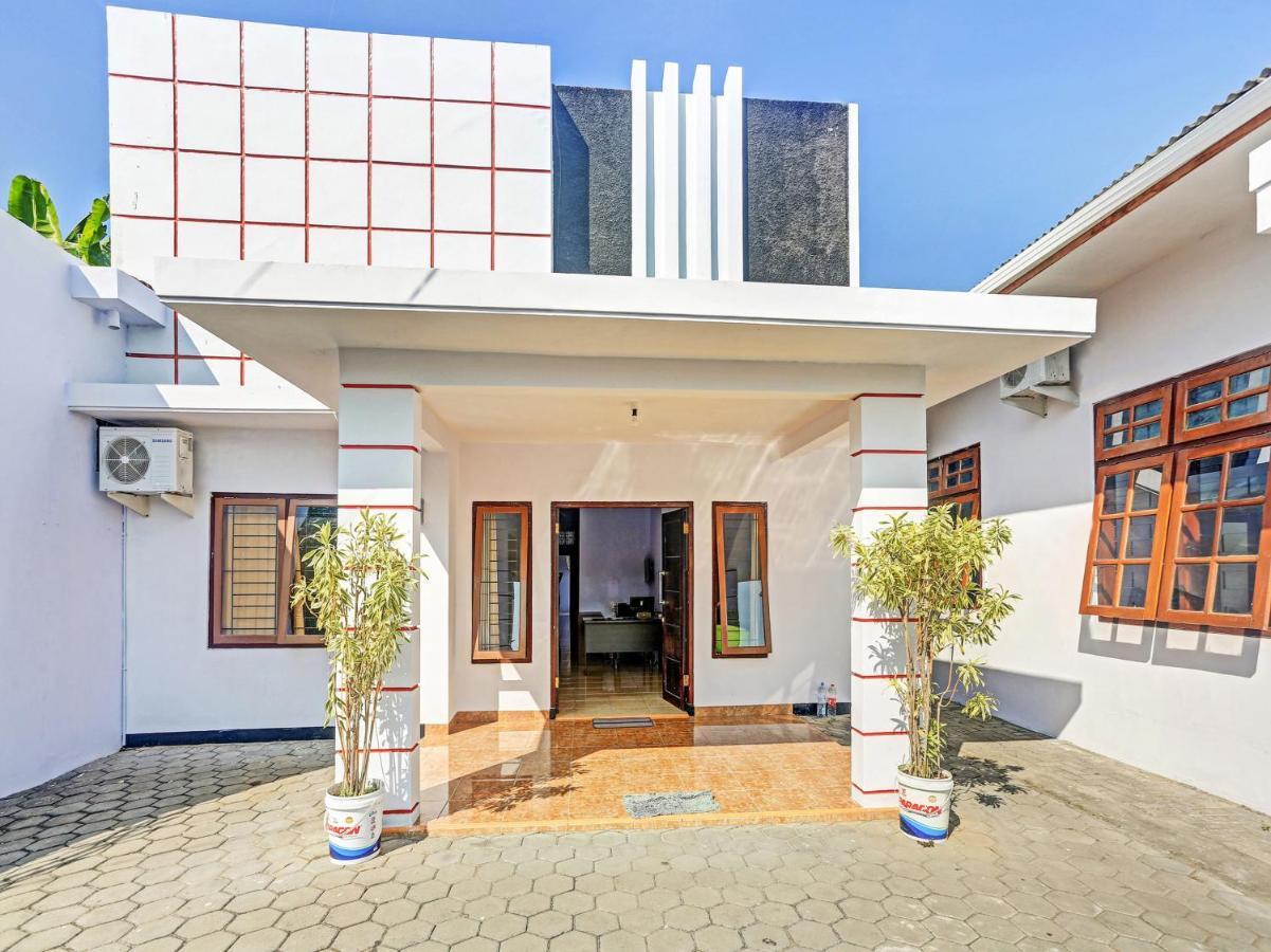 Oyo 90344 Wijayanti Hotell Banyuwangi  Exteriör bild