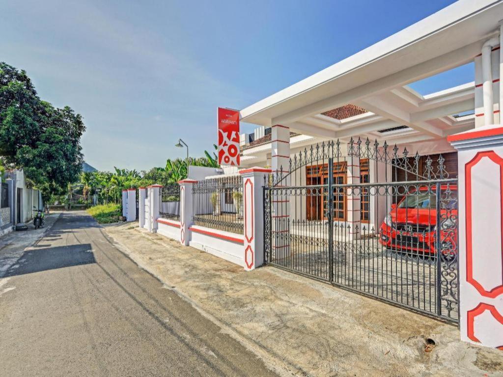 Oyo 90344 Wijayanti Hotell Banyuwangi  Exteriör bild